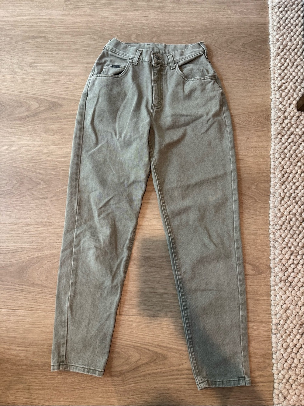 Vintage High-Waist Olive Green Mom Jeans Size 6 P